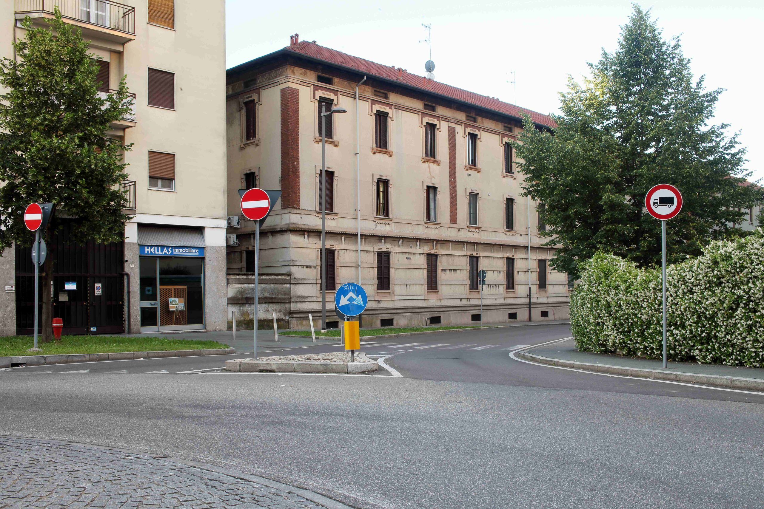 Roberto Bosio: quartiere operaio Cantoni (via Pontida)